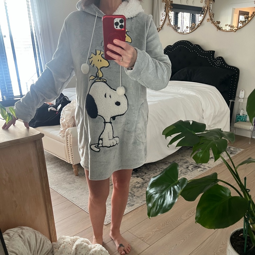 Peanuts robe/night shirt size L, like new!